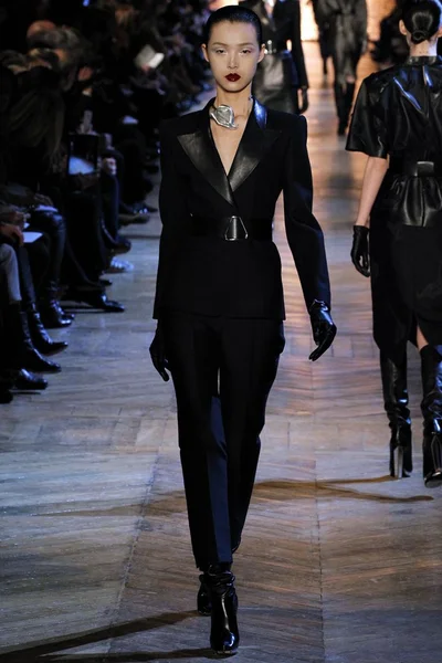 Look 17